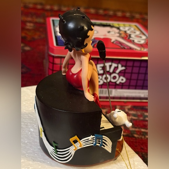 Vintage Betty Boop music box lot (2) with bonus lunchbox!!!! - Picture 4 of 16